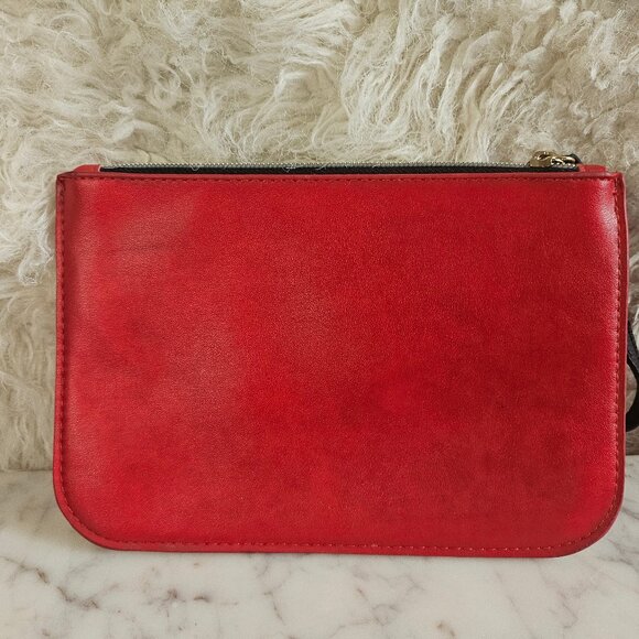 Victoria Secret XOXO Red Make Up Bag/Wrislet - Picture 2 of 5